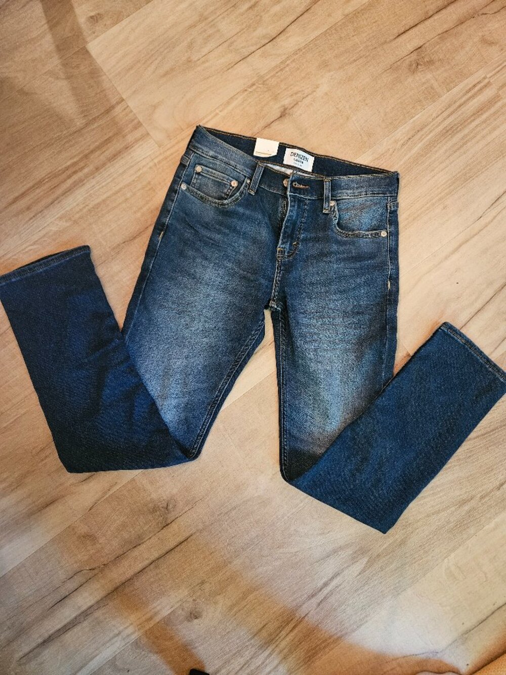 Mens LEVI'S DENIZEN WASHED OUT 216 SLIM JEANS. SIZE 28×30. NEW WITH TAGS